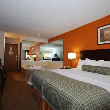 Baymont By Wyndham Delaware Hotel Kamer foto
